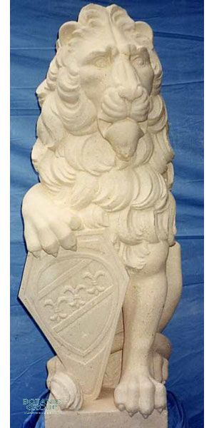 Löwen-Statue mit Wappen Leo